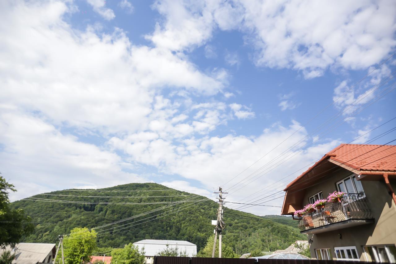 Hotel U Maksa Soločin Exteriér fotografie